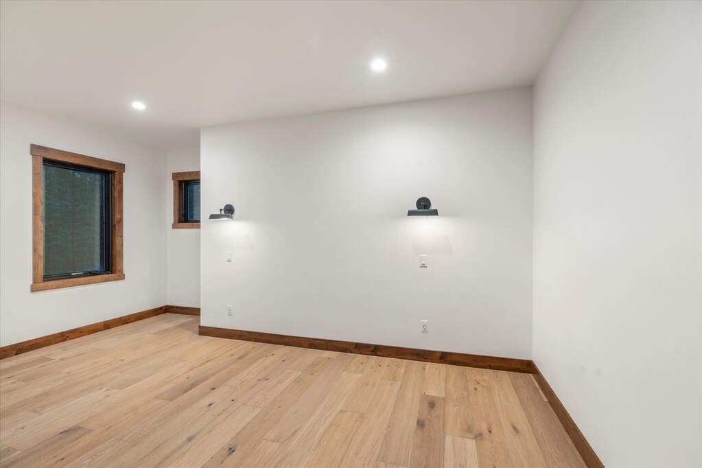 5 Bedroom Single Family Home/House's Image 39