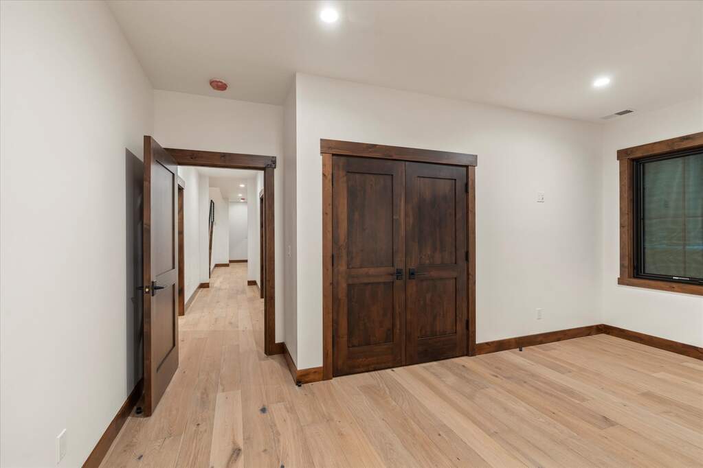 5 Bedroom Single Family Home/House's Image 40