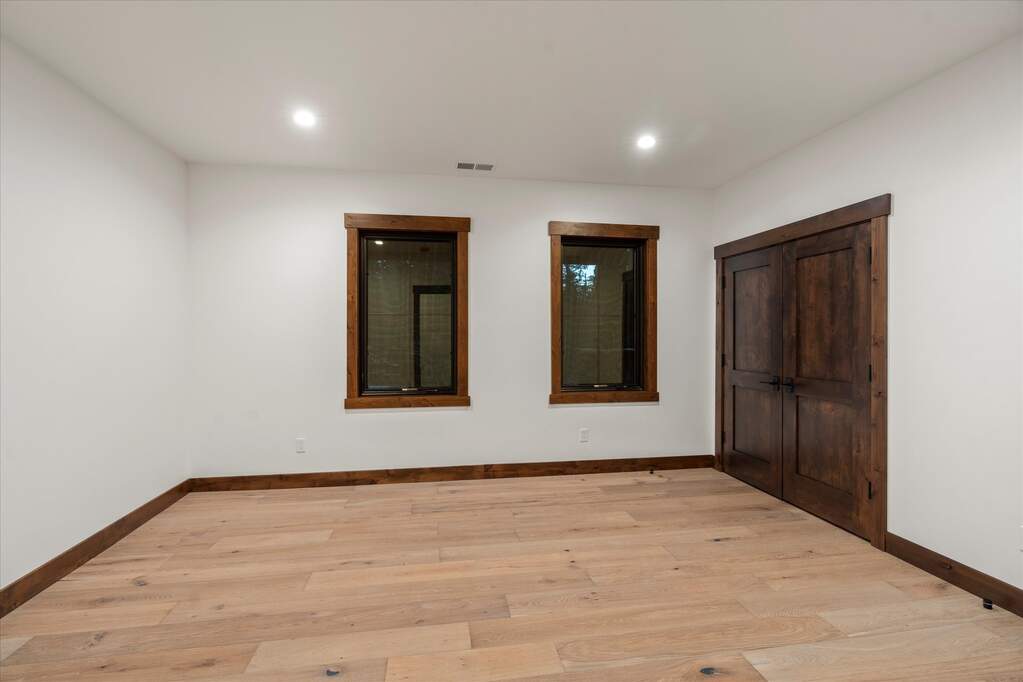 5 Bedroom Single Family Home/House's Image 43
