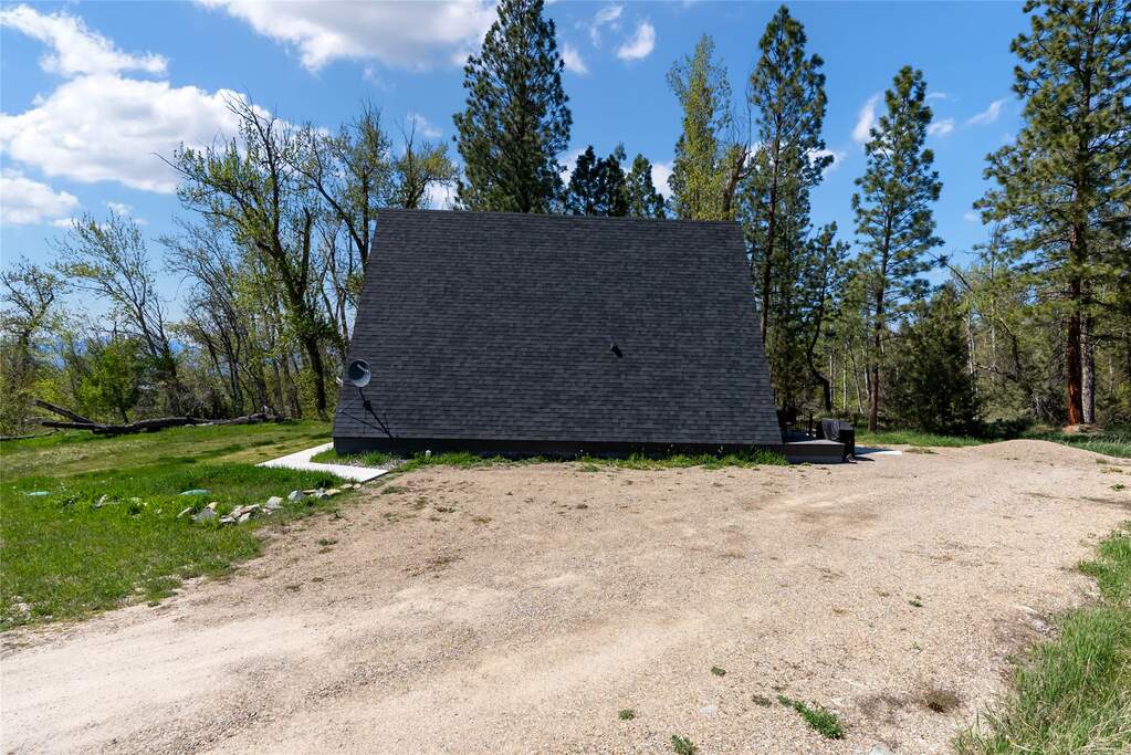 1 Bedroom Single Family Home/House's Image 4