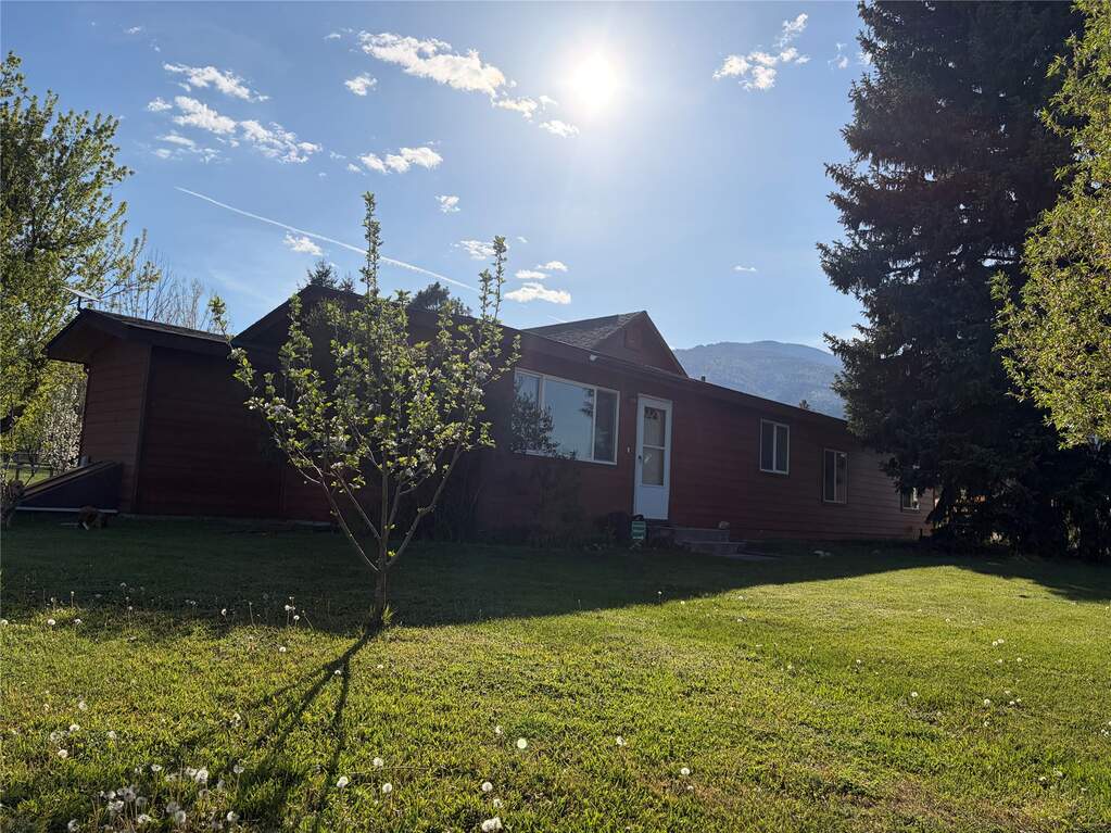5 Bedroom Single Family Home/House's Image 31