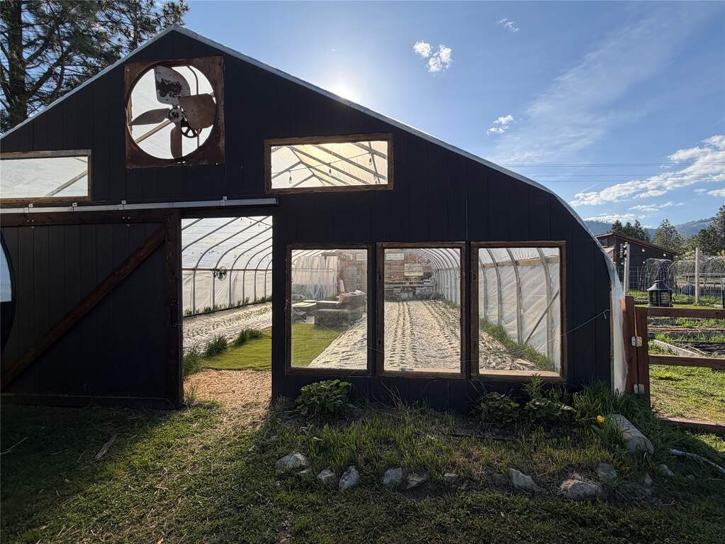 5 Bedroom Single Family Home/House's Image 36