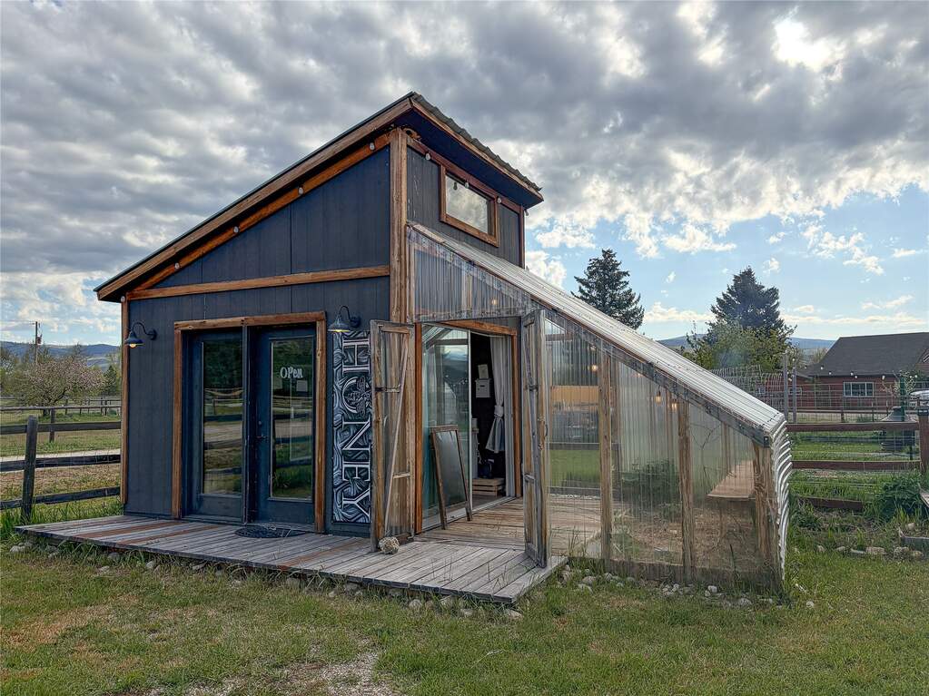 5 Bedroom Single Family Home/House's Image 43
