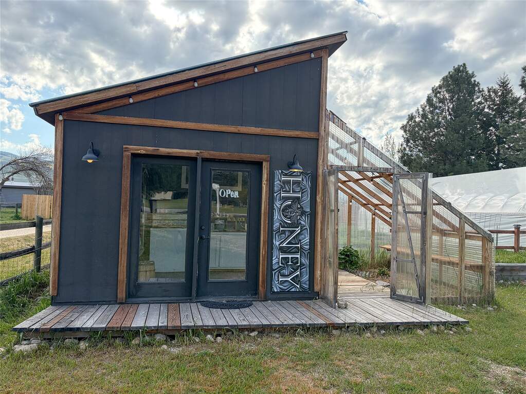 5 Bedroom Single Family Home/House's Image 76