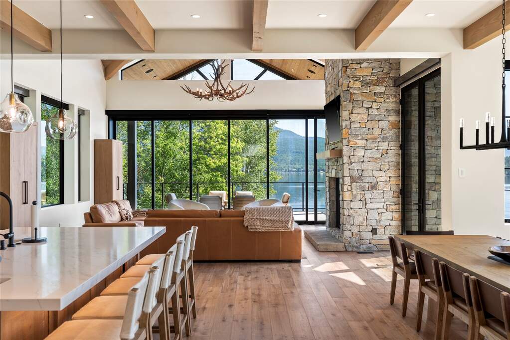 5 Bedroom Single Family Home/House's Image 14