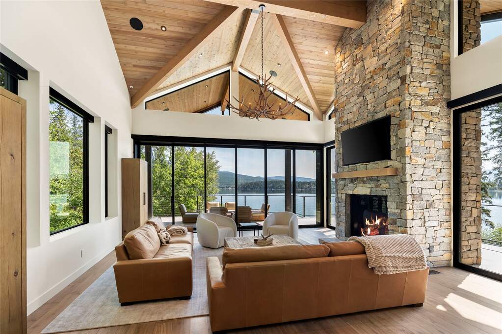 5 Bedroom Single Family Home/House's Image 15