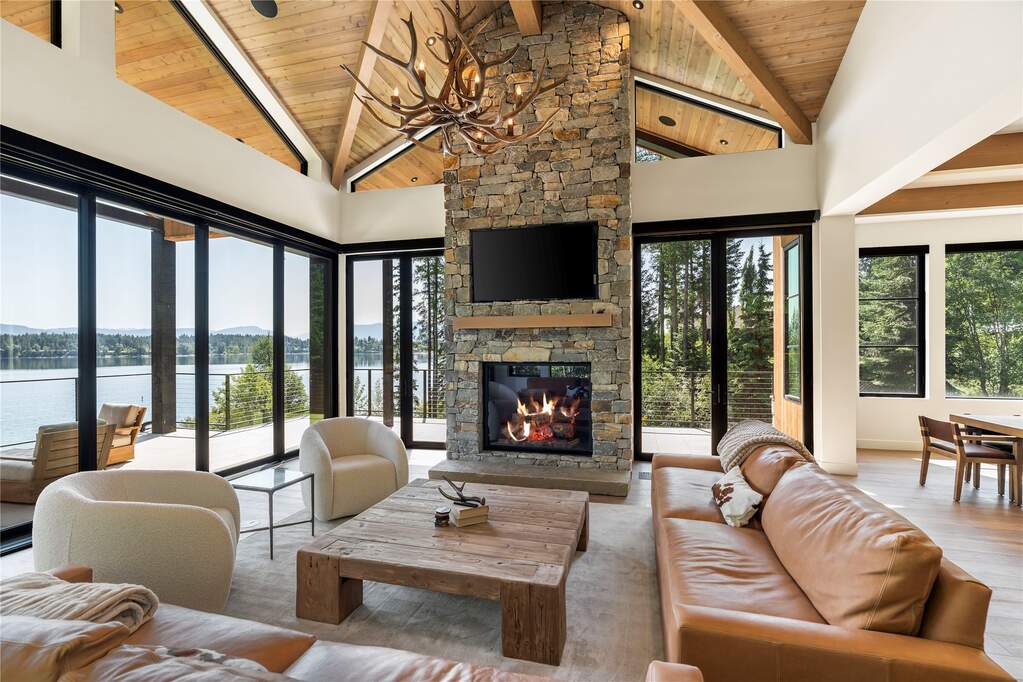 5 Bedroom Single Family Home/House's Image 16