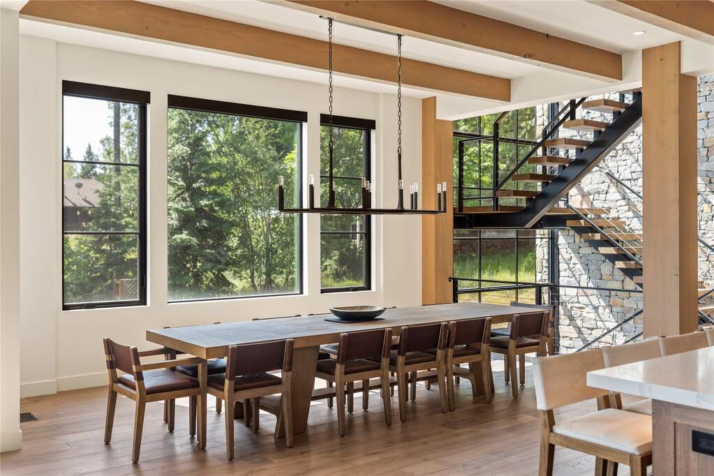 5 Bedroom Single Family Home/House's Image 18