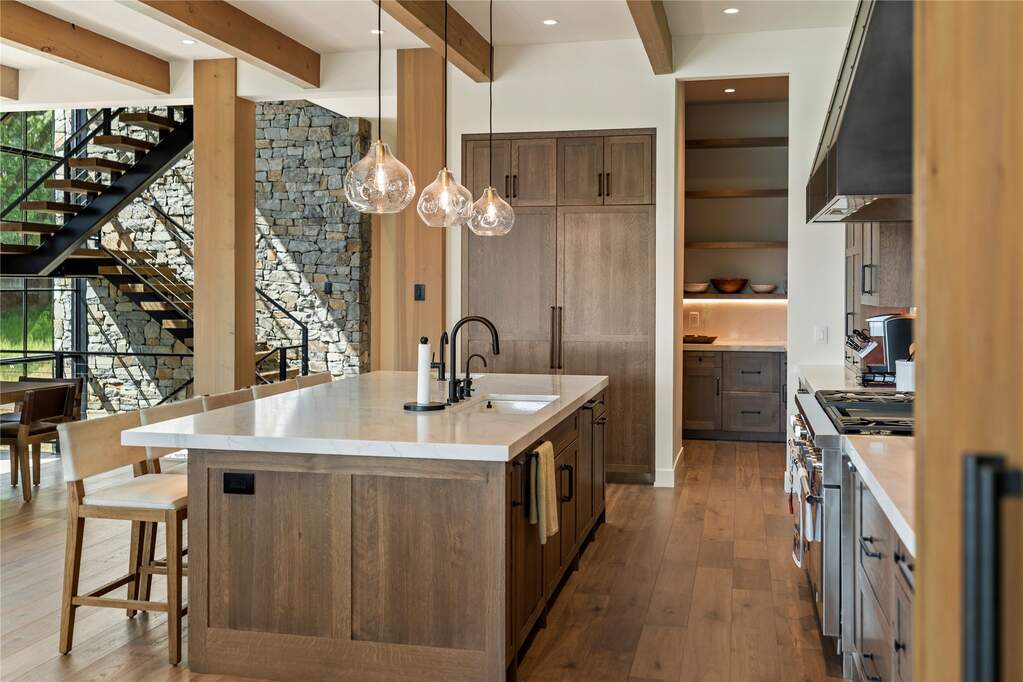 5 Bedroom Single Family Home/House's Image 19