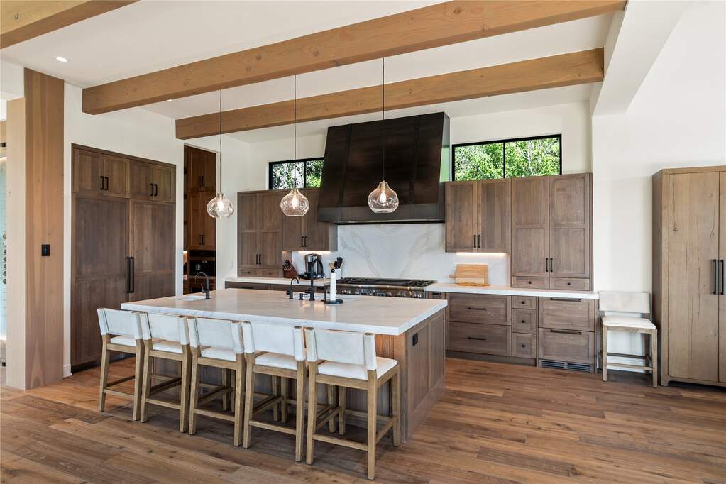 5 Bedroom Single Family Home/House's Image 21