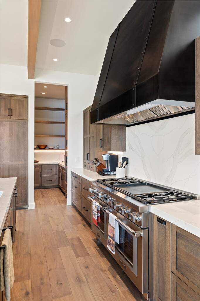 5 Bedroom Single Family Home/House's Image 22