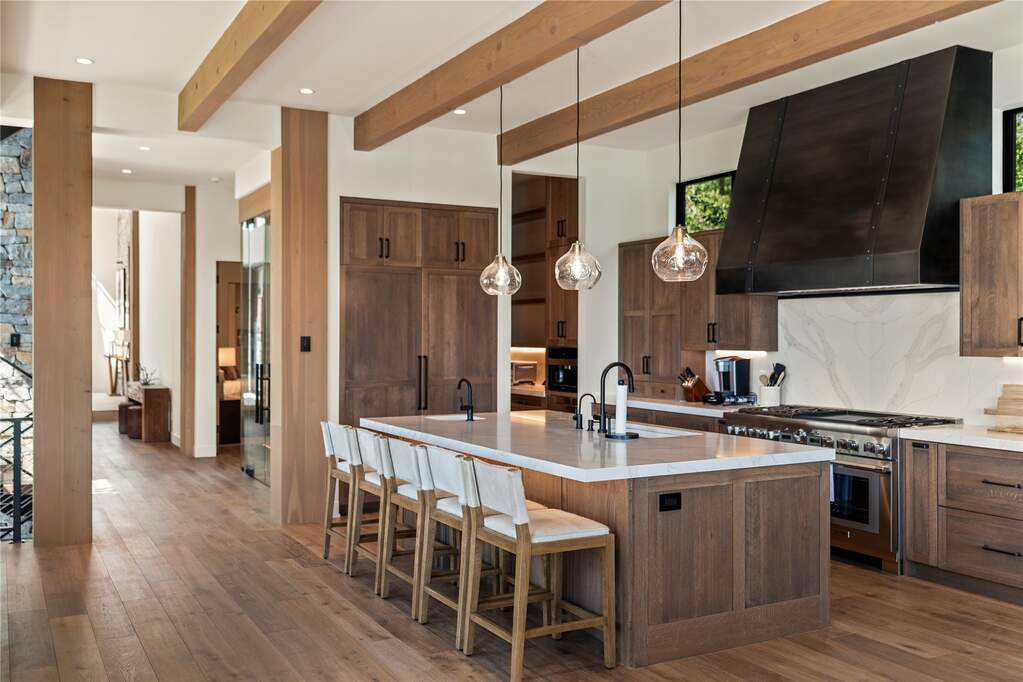 5 Bedroom Single Family Home/House's Image 24