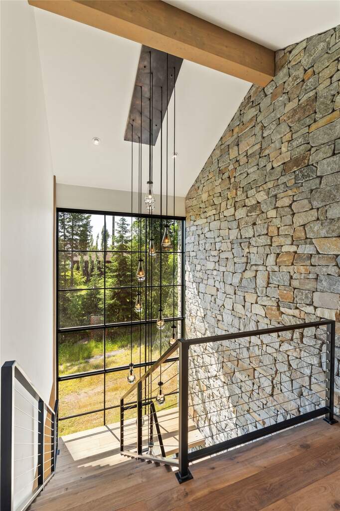 5 Bedroom Single Family Home/House's Image 29