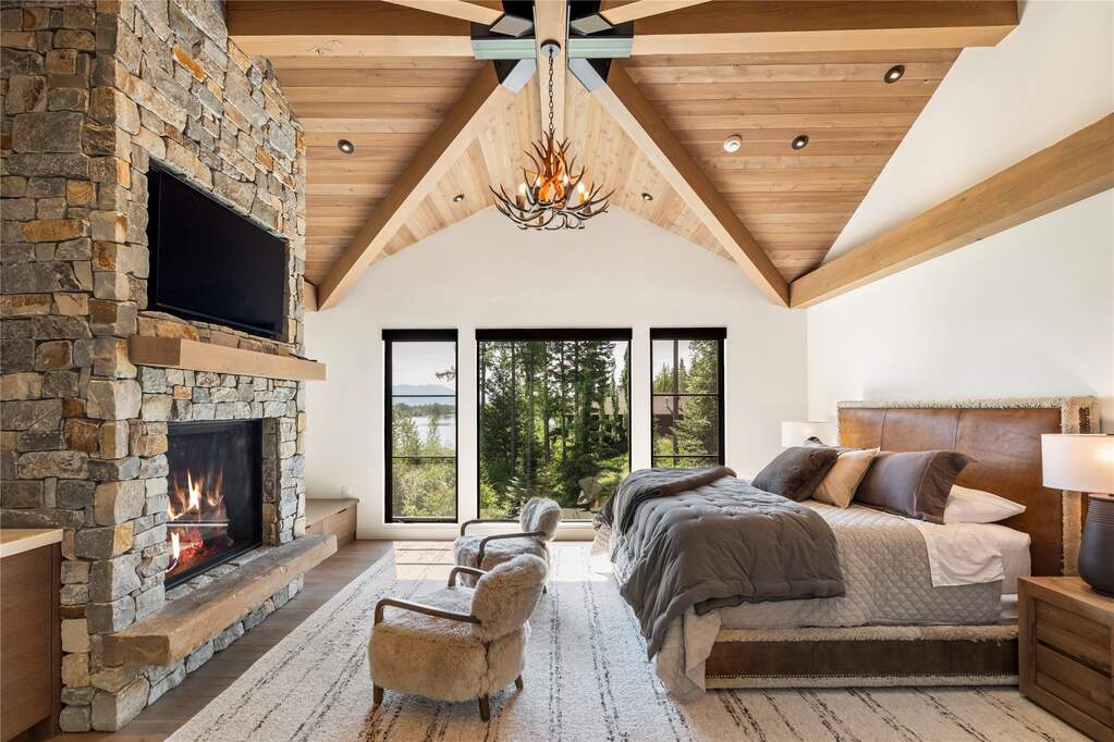 5 Bedroom Single Family Home/House's Image 31
