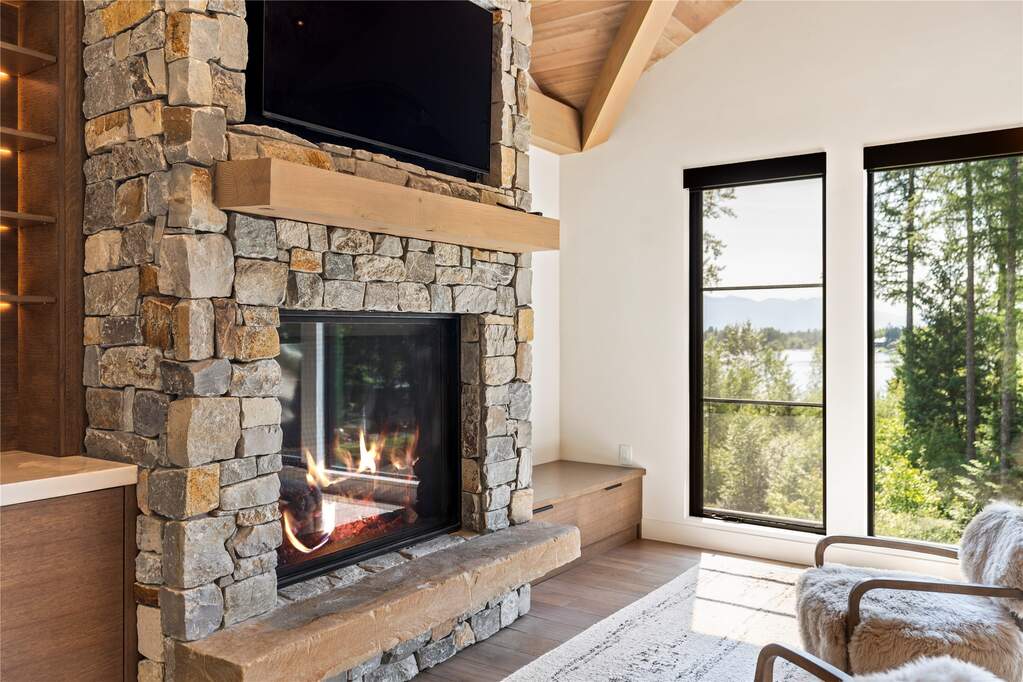 5 Bedroom Single Family Home/House's Image 33