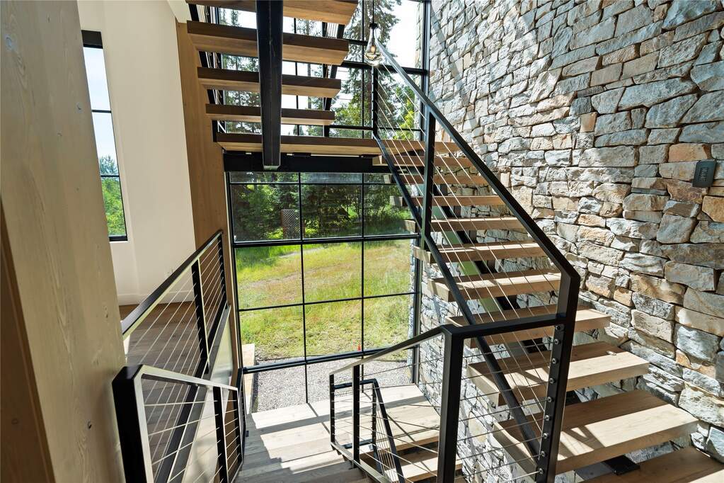 5 Bedroom Single Family Home/House's Image 43