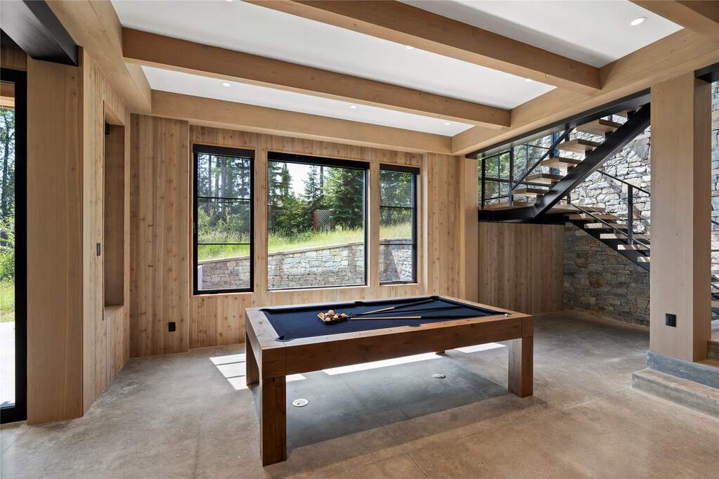 5 Bedroom Single Family Home/House's Image 49