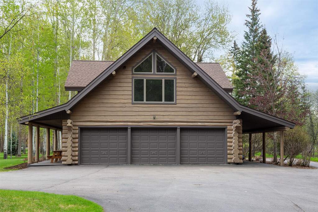 3 Bedroom Single Family Home/House's Image 27