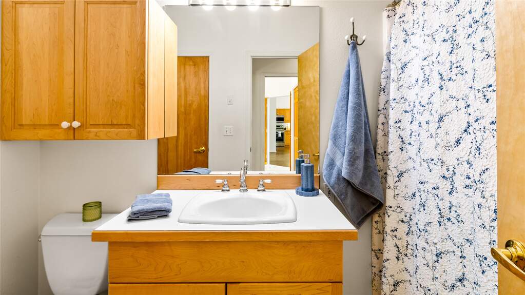 3 Bedroom Single Family Home/House's Image 29