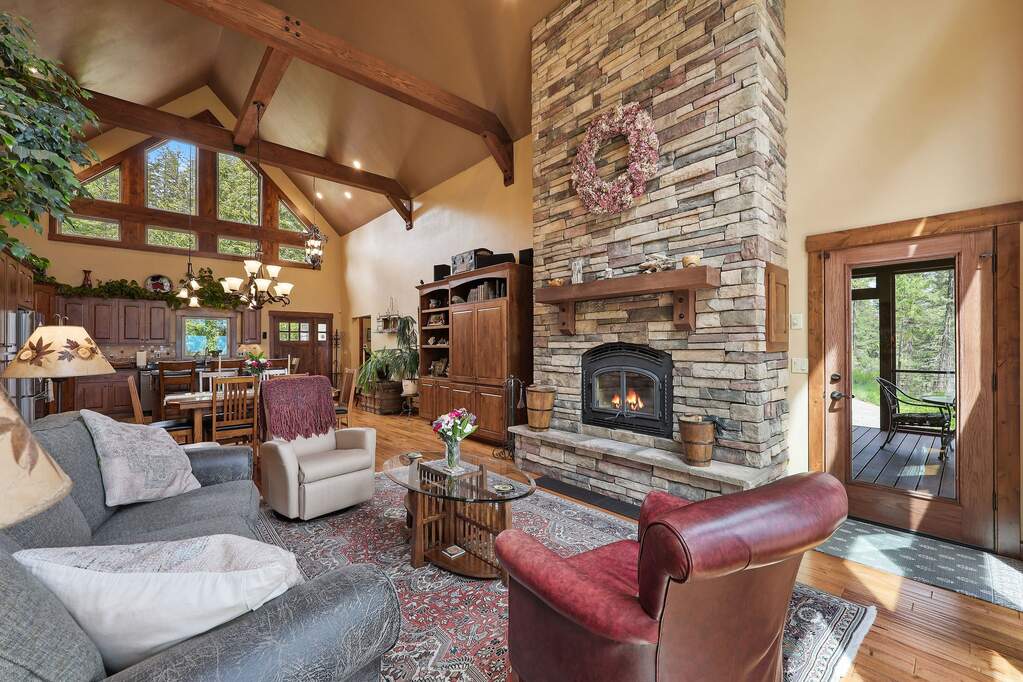 4 Bedroom Single Family Home/House's Image 7