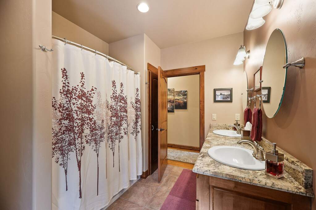 4 Bedroom Single Family Home/House's Image 23
