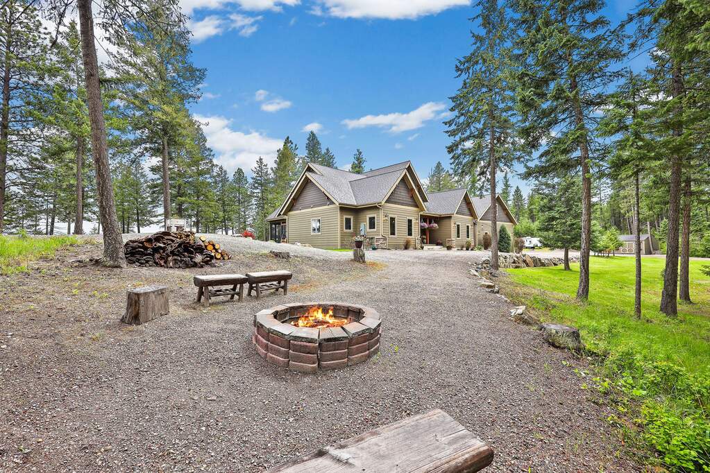 4 Bedroom Single Family Home/House's Image 3
