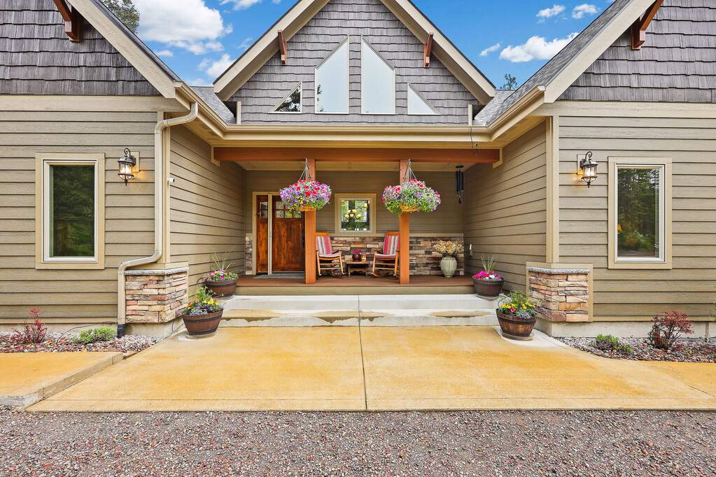 4 Bedroom Single Family Home/House's Image 4
