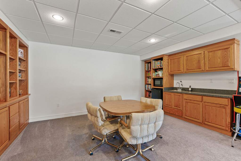 4 Bedroom Single Family Home/House's Image 28