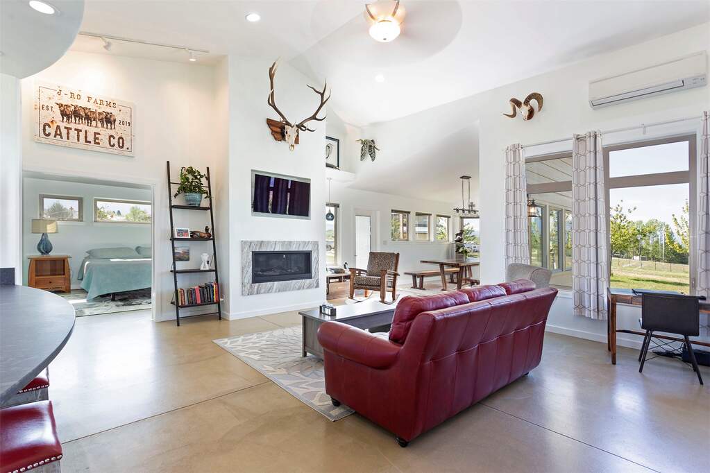 3 Bedroom Single Family Home/House's Image 9