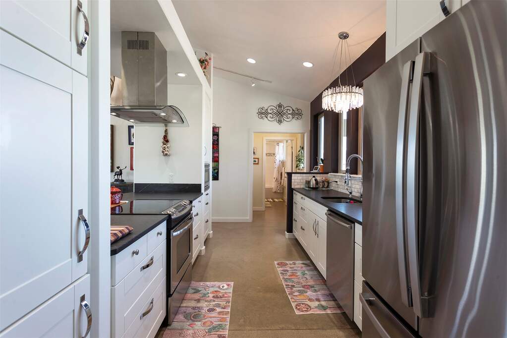 3 Bedroom Single Family Home/House's Image 14