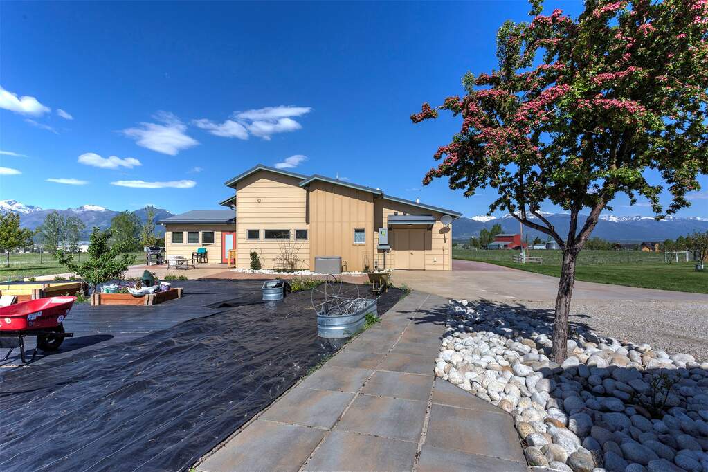 3 Bedroom Single Family Home/House's Image 64