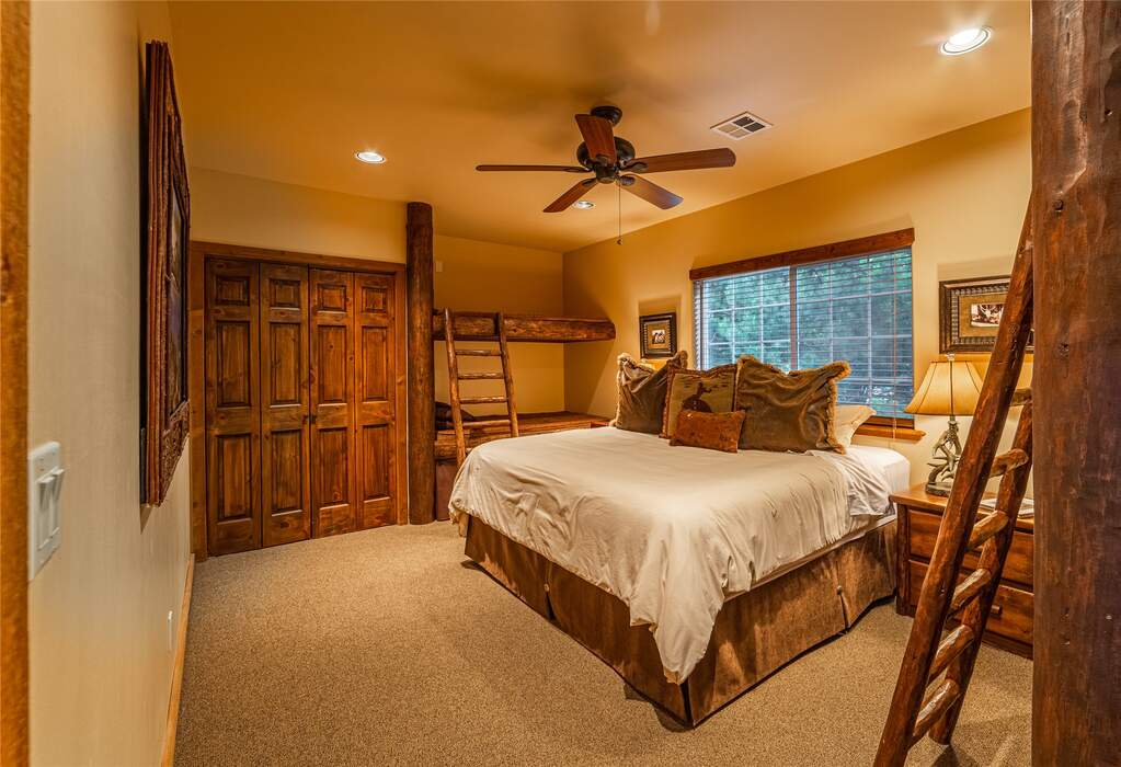 13 Bedroom Single Family Home/House's Image 123