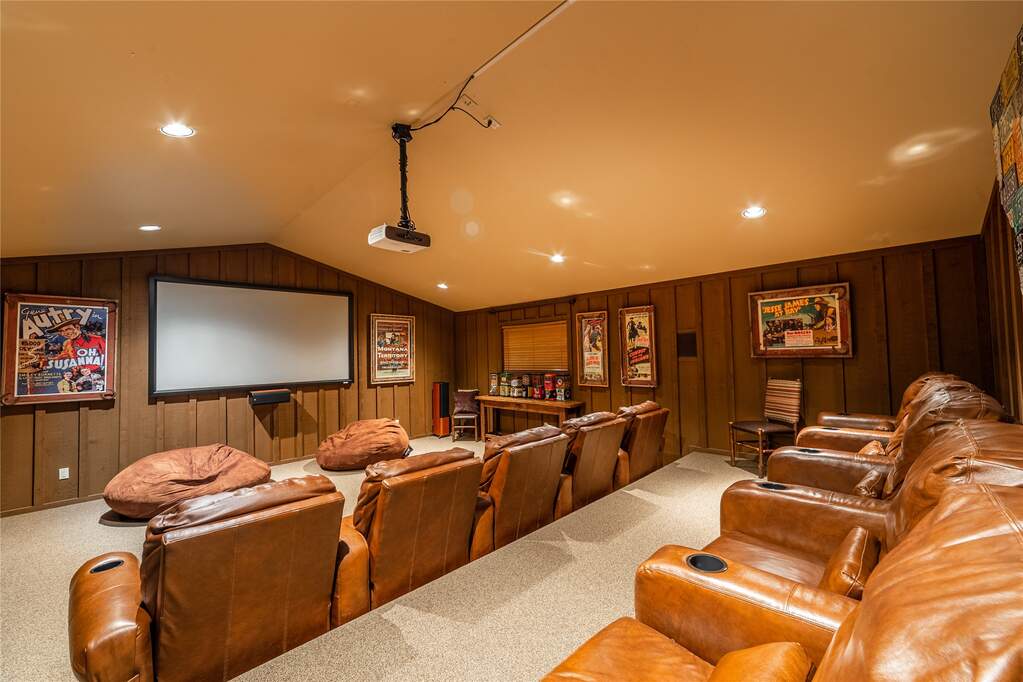 13 Bedroom Single Family Home/House's Image 127