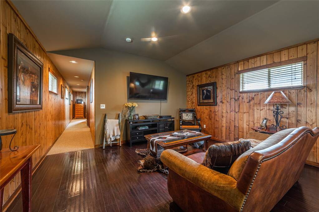 13 Bedroom Single Family Home/House's Image 150