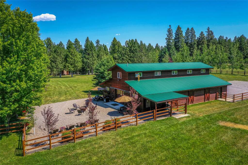 13 Bedroom Single Family Home/House's Image 14