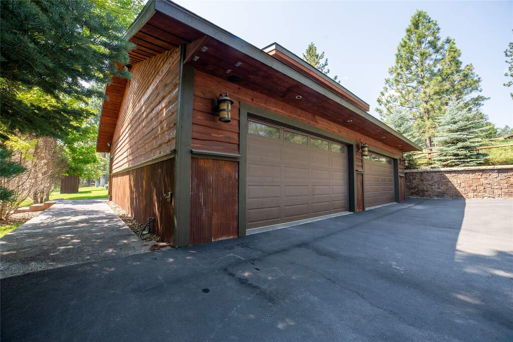 13 Bedroom Single Family Home/House's Image 73