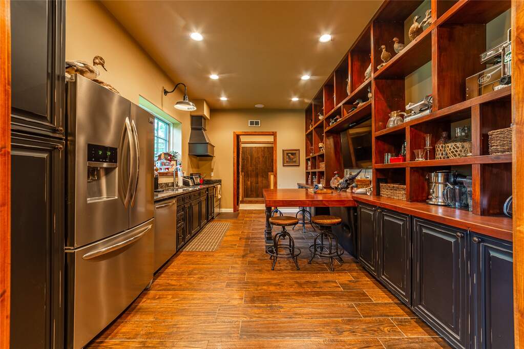 13 Bedroom Single Family Home/House's Image 76