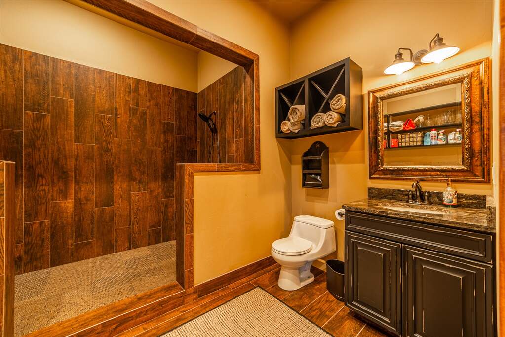 13 Bedroom Single Family Home/House's Image 78