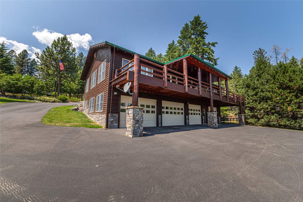 13 Bedroom Single Family Home/House's Image 84