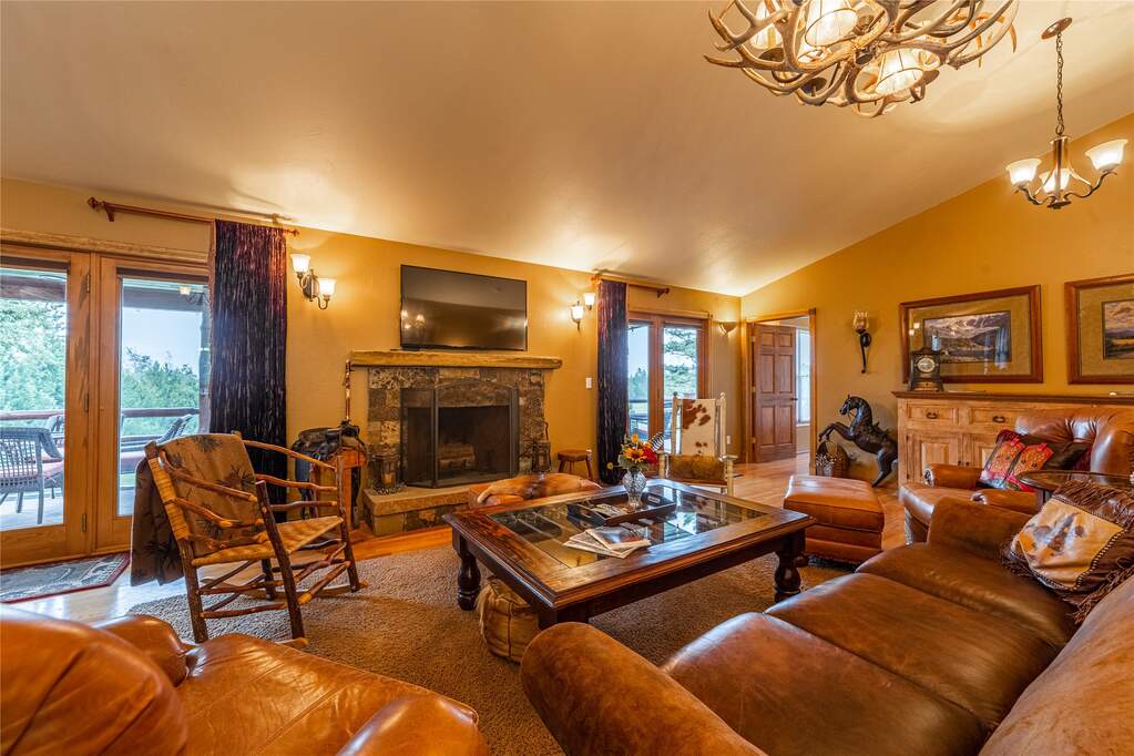 13 Bedroom Single Family Home/House's Image 90
