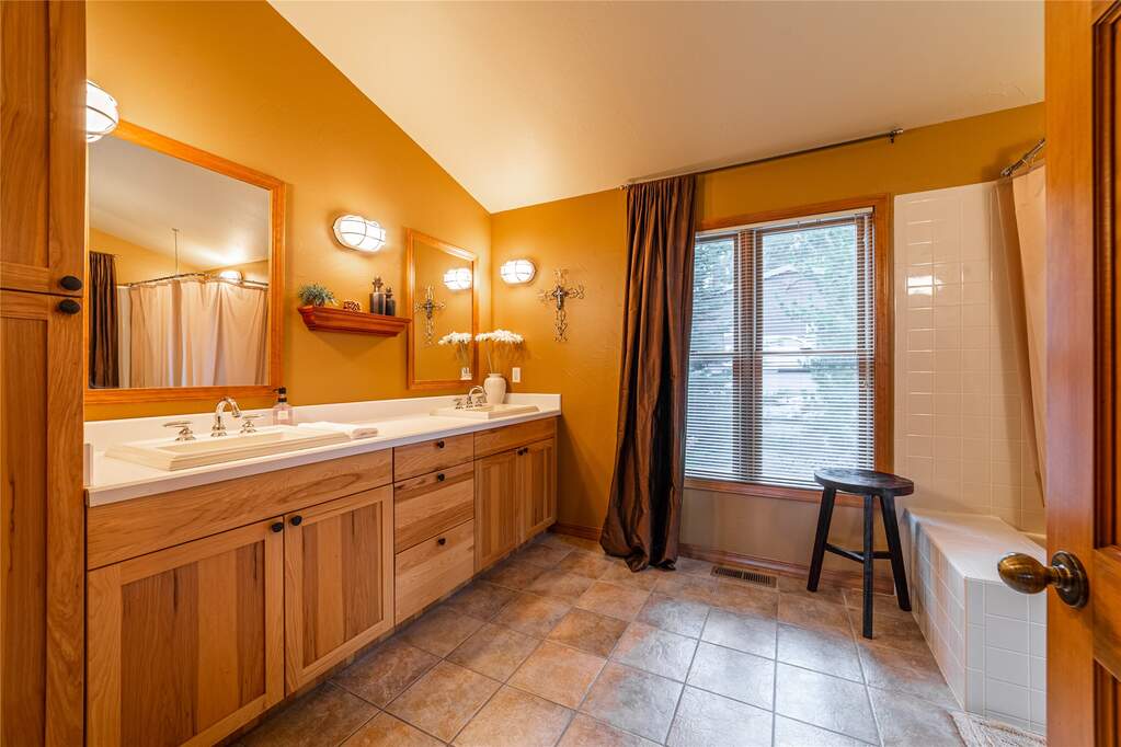 13 Bedroom Single Family Home/House's Image 94