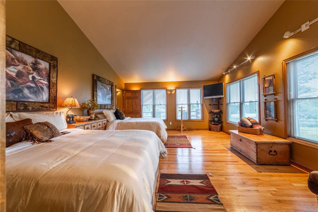 13 Bedroom Single Family Home/House's Image 96