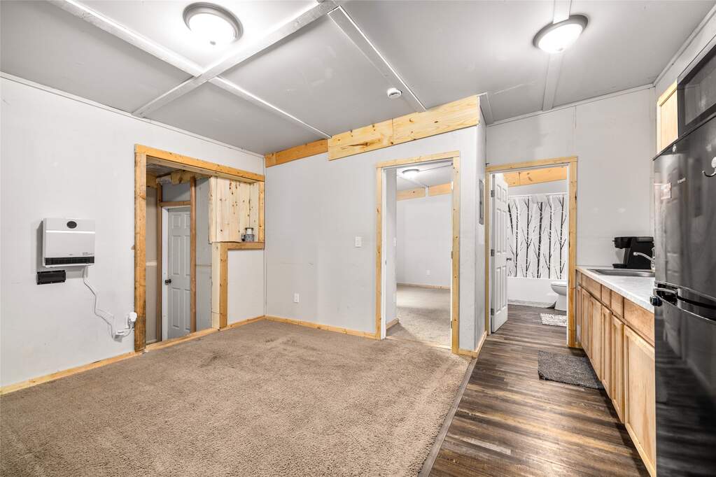 6 Bedroom Single Family Home/House's Image 22