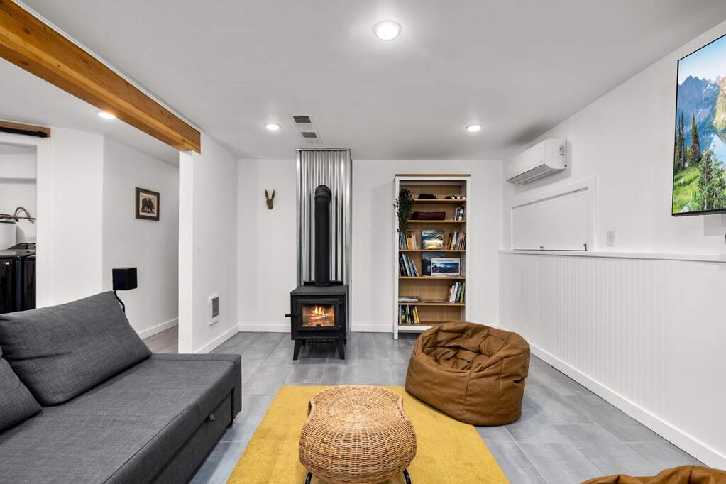 6 Bedroom Multi Unit's Image 21