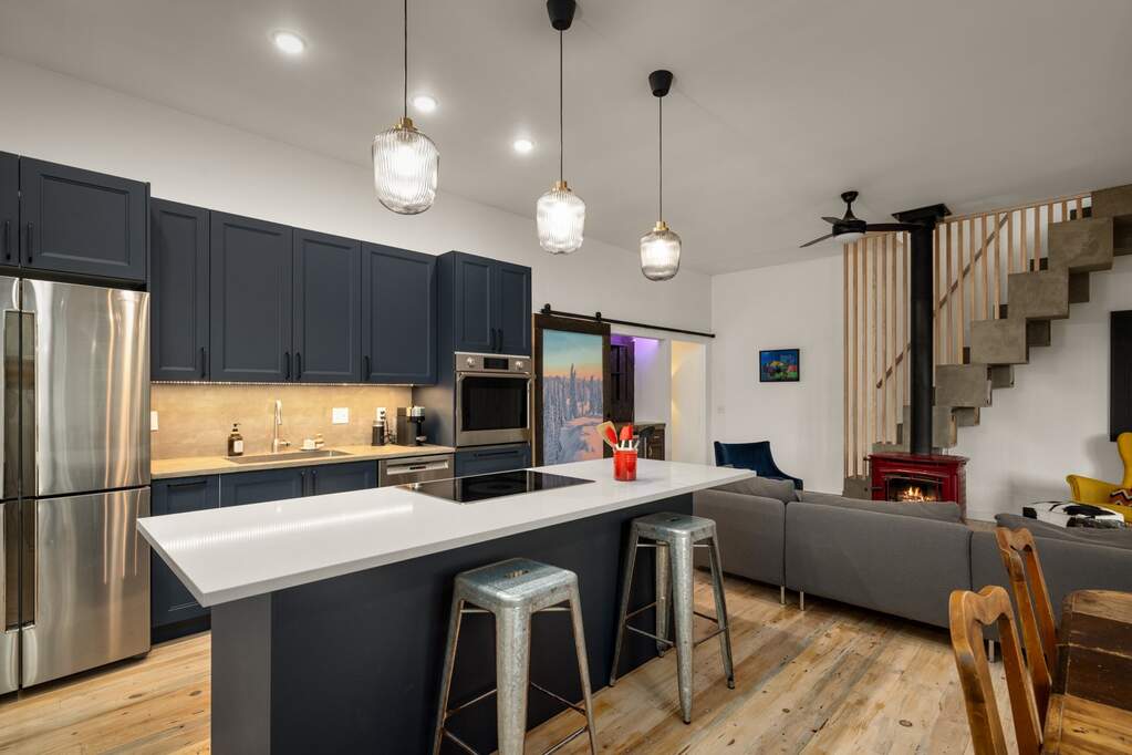 6 Bedroom Multi Unit's Image 32