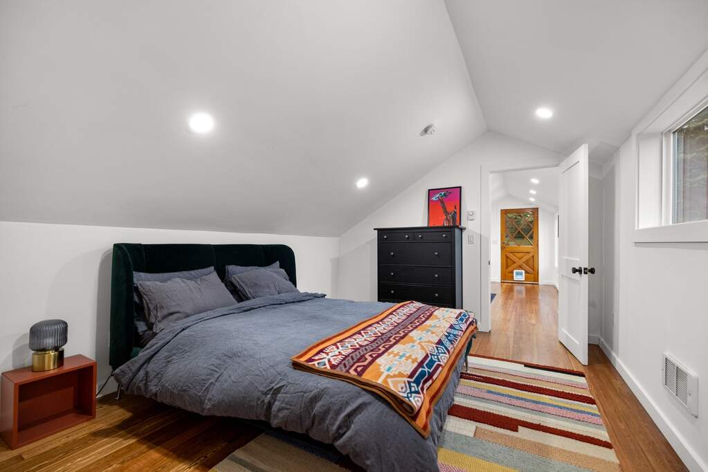 6 Bedroom Multi Unit's Image 41