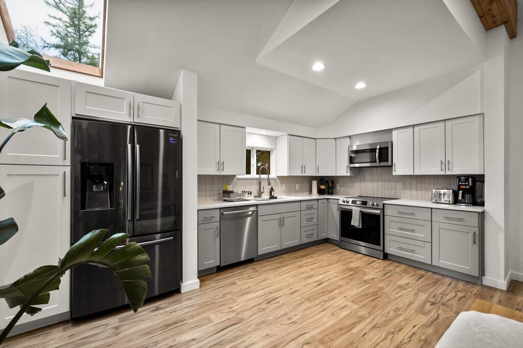 6 Bedroom Multi Unit's Image 5