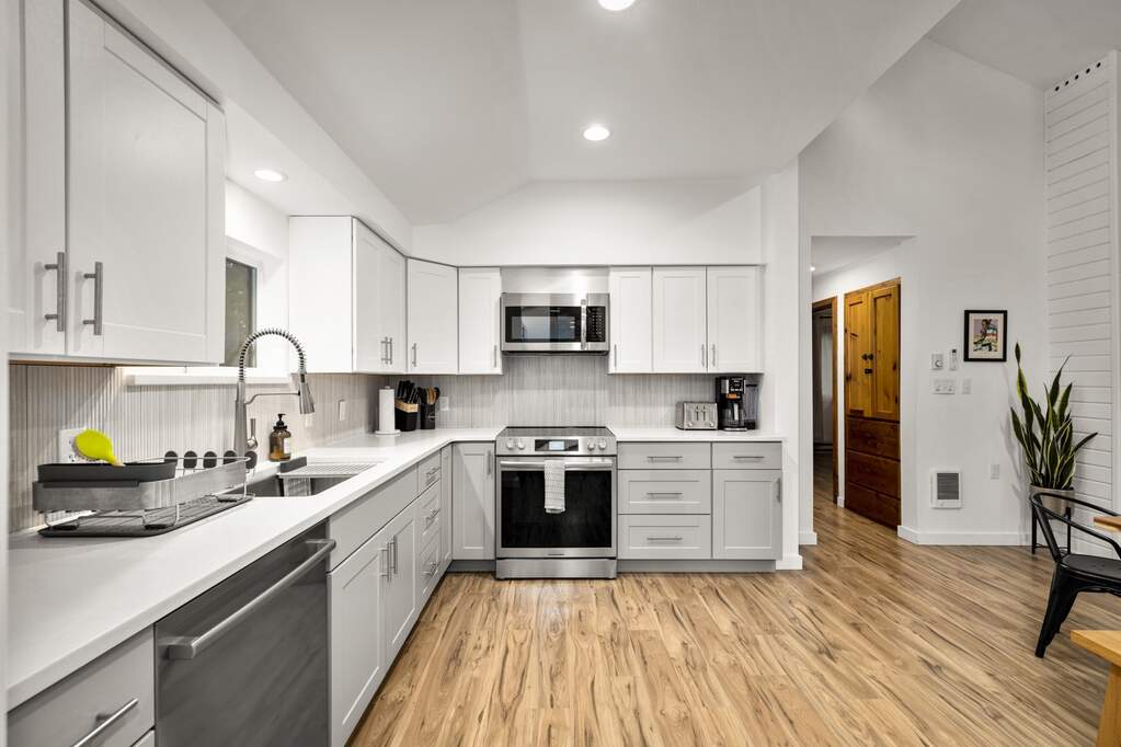 6 Bedroom Multi Unit's Image 6