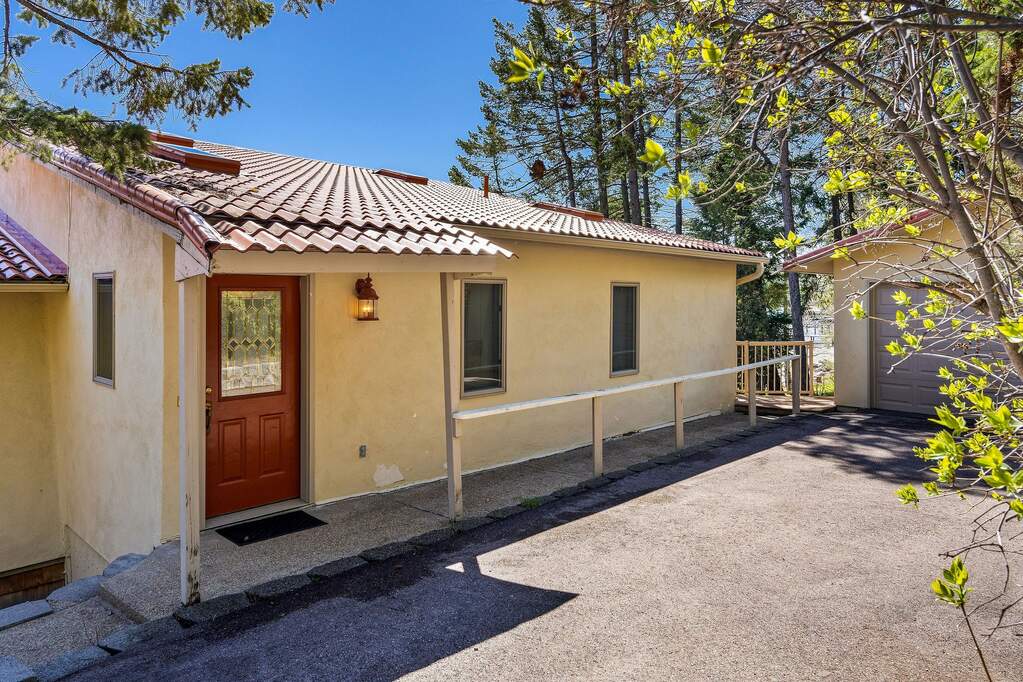 3 Bedroom Single Family Home/House's Image 13