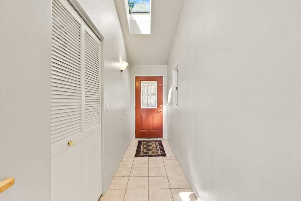 3 Bedroom Single Family Home/House's Image 14